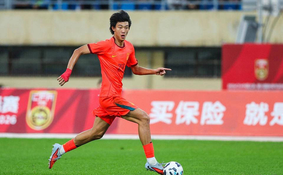 震撼！赵松源短短1分钟内传射建功 助U17国足逆转之战大破德甲强敌
